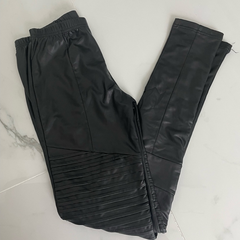Plush Warm Leggings w/ Moto Detail